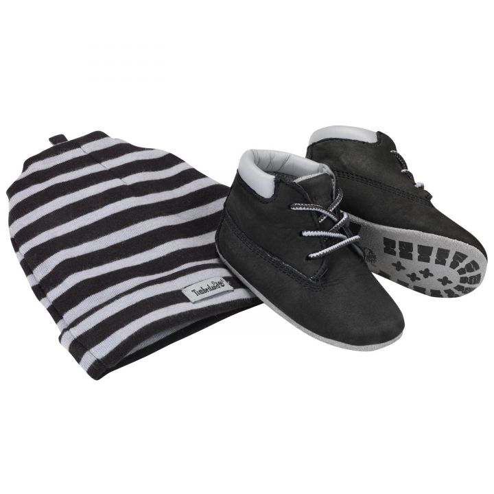 מארז נעליים לתינוקות וכובע גרב תואם