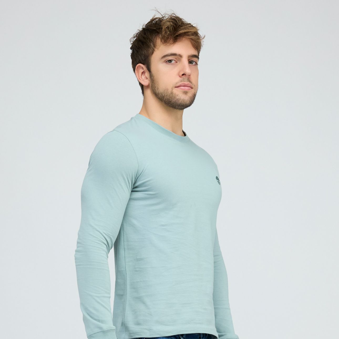 טי שירט SLIM FIT עם רקמת לוגו