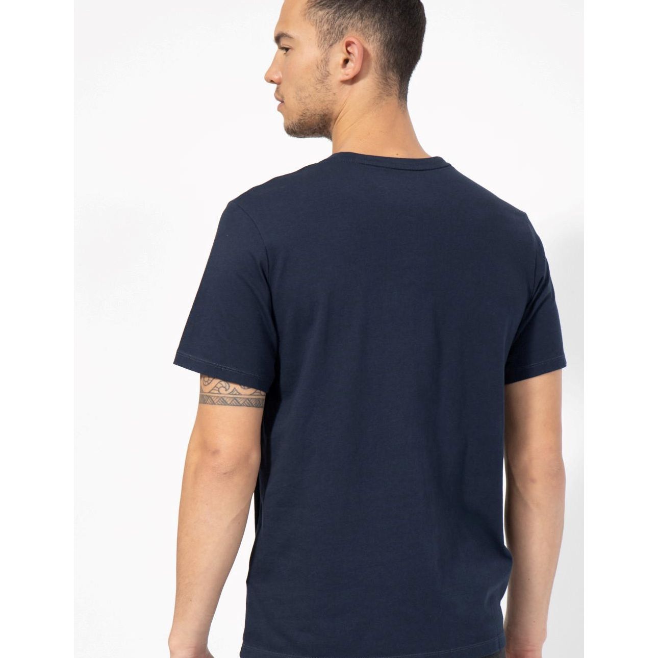 טי שירט עם כיתוב טימברלנד