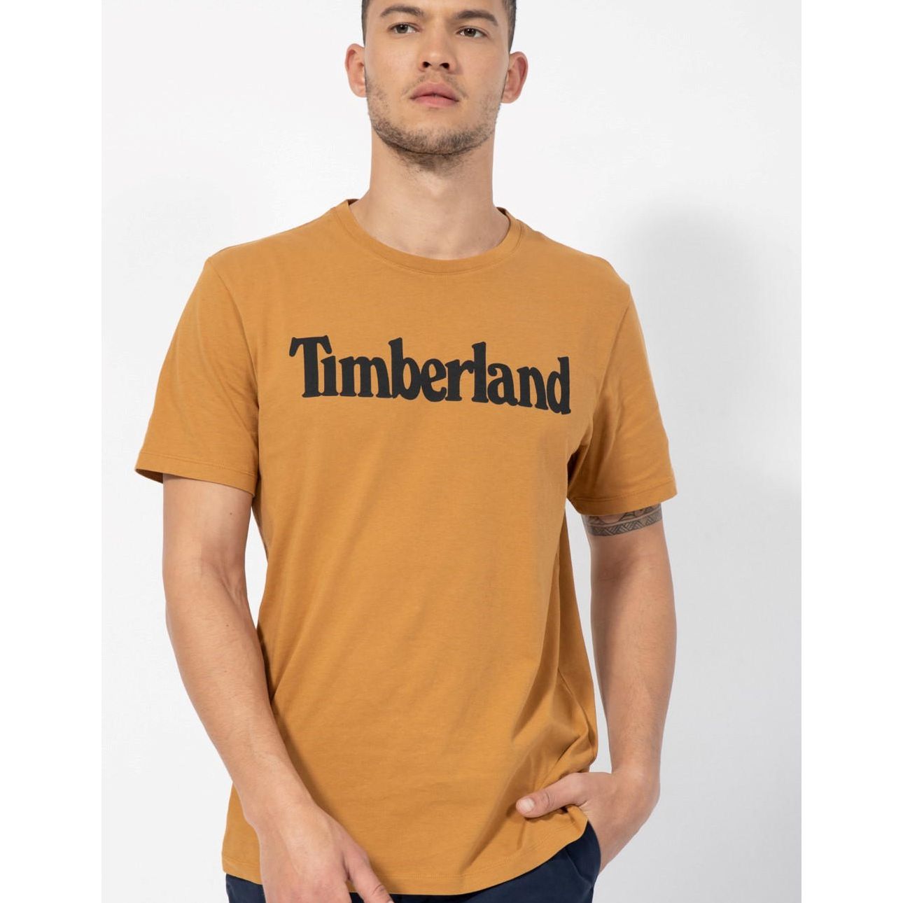 טי שירט עם כיתוב טימברלנד