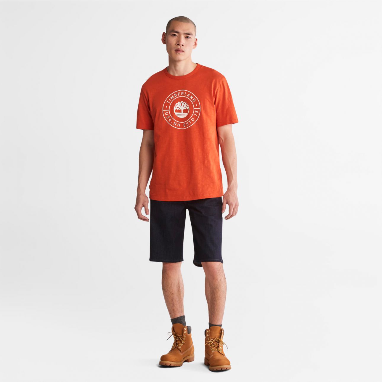 מכנסי ג’ינס קצרים