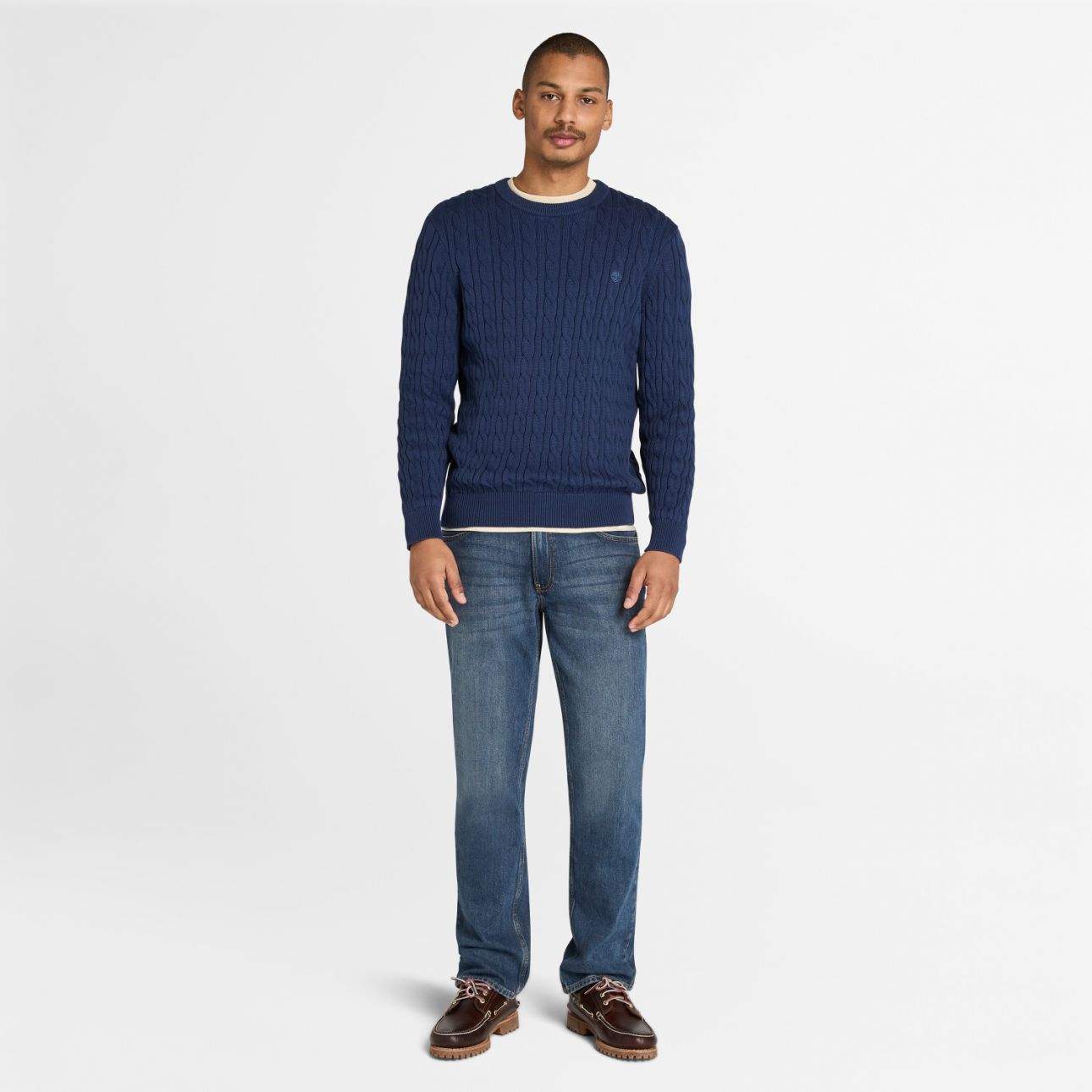 סוודר חלק עם צאוורון עגול