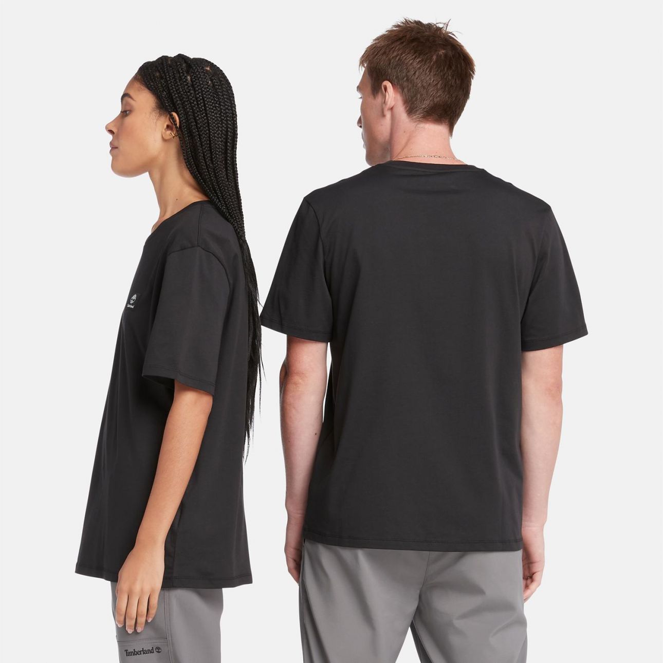 טי-שירט עם לוגו Timberland קטן יוניסקס