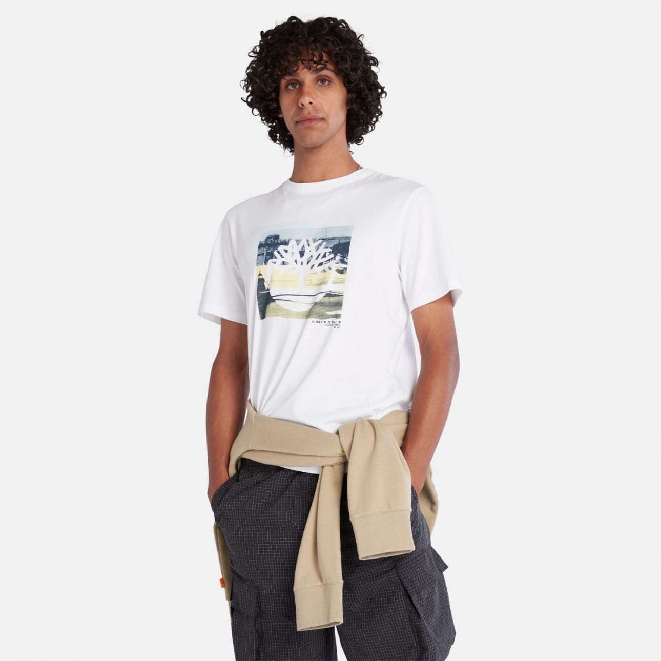 חולצת טי שירט ”Coast” לוגו גרפי