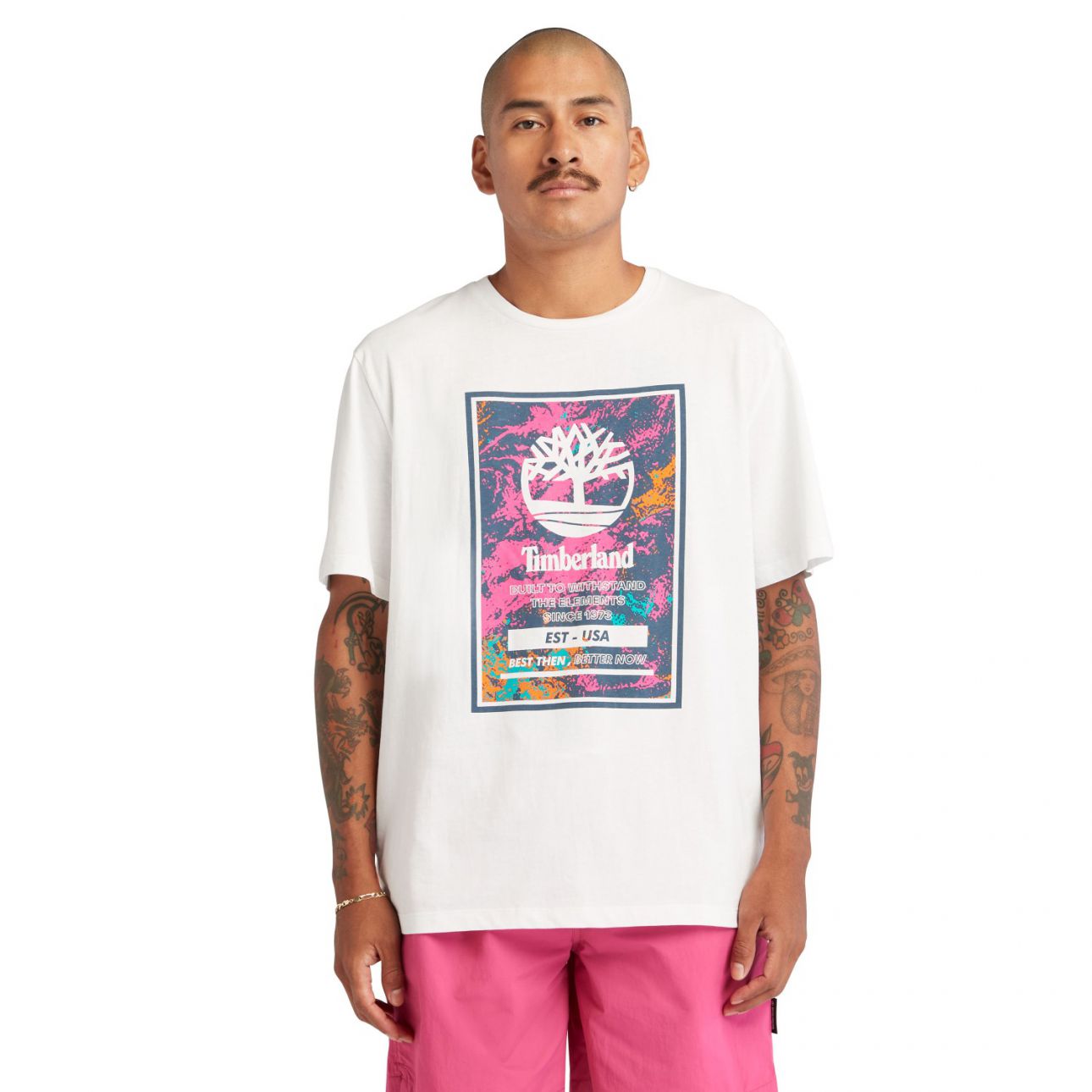 טי שירט לגבר עם הדפס בולט של הלוגו של טימברלנד