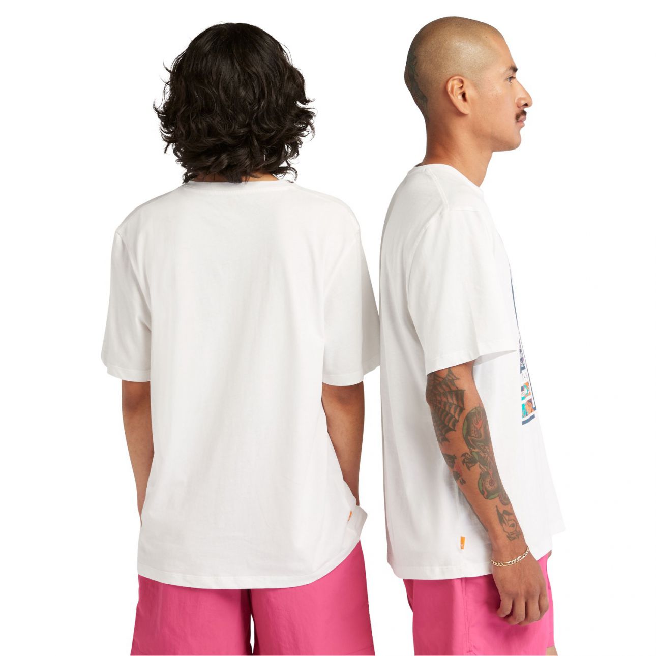 טי שירט לגבר עם הדפס בולט של הלוגו של טימברלנד