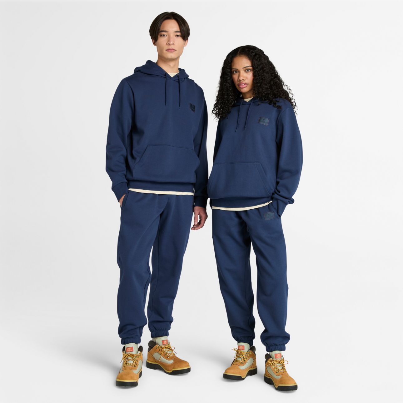 סווטשירט UNISEX עם לוגו Timberland® וקפוצ’ון