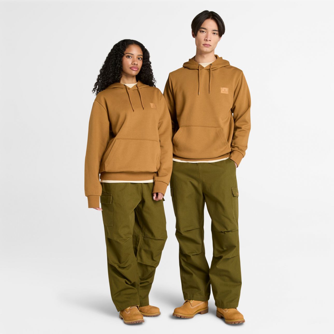 סווטשירט UNISEX עם לוגו Timberland® וקפוצ’ון