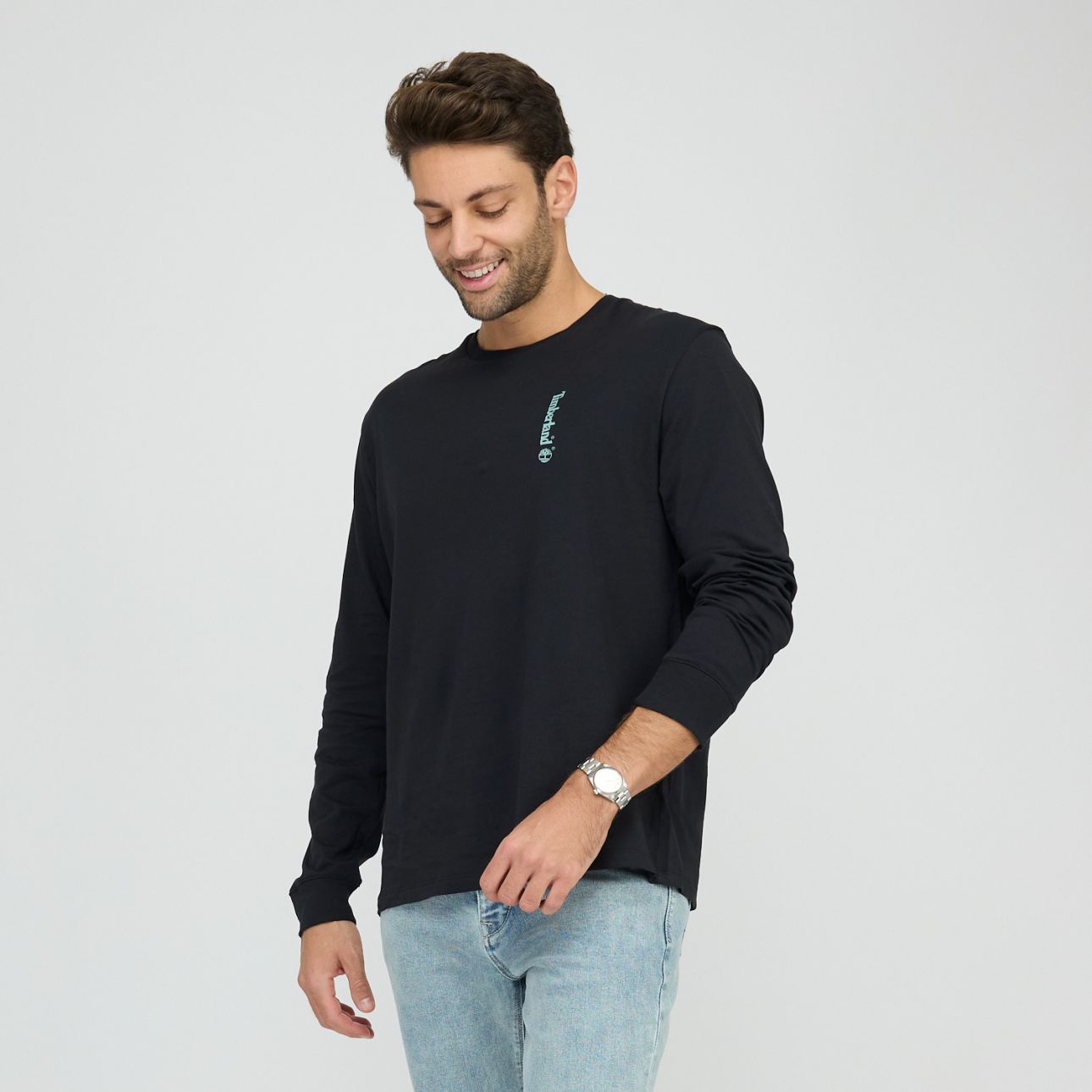 טי שירט שרוול ארוך Timberland עם הדפס אנכי קטן לגברים