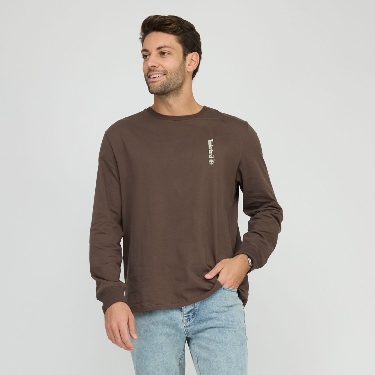 טי שירט שרוול ארוך Timberland עם הדפס אנכי קטן לגברים