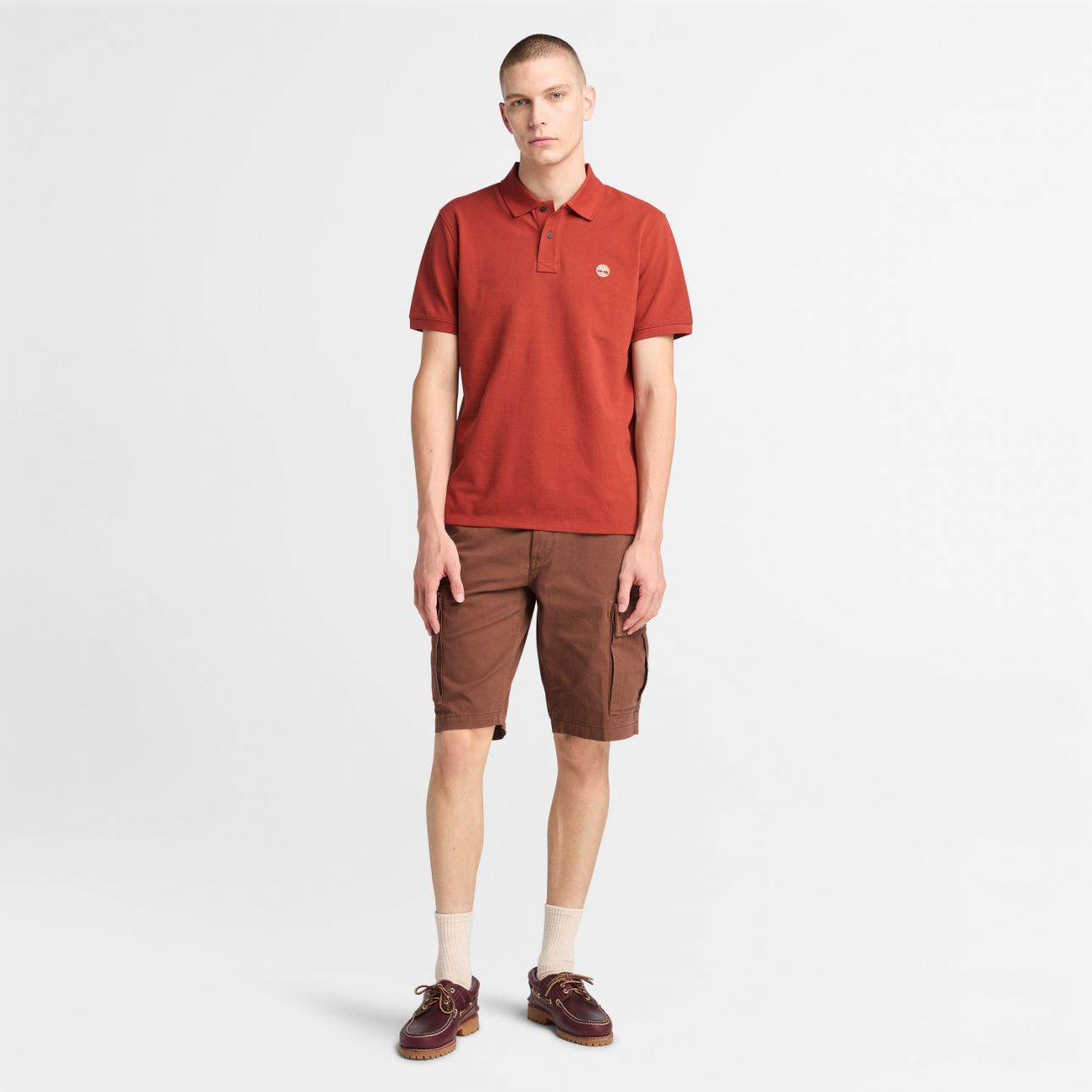 חולצת פולו לגברים עם שרוולים קצרים ולוגו רקום