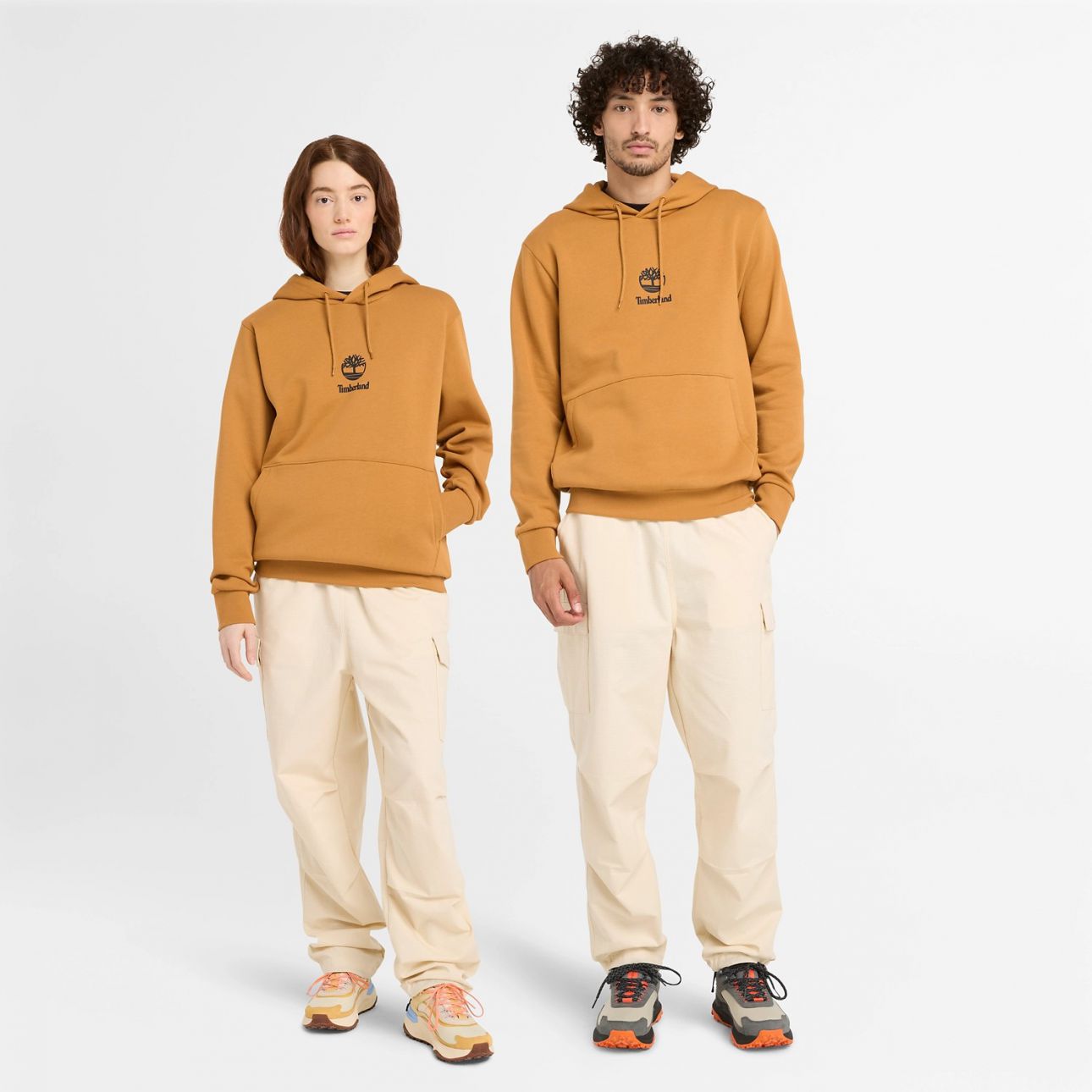 סווטשירט UNISEX עם לוגו Timberland® וקפוצ’ון