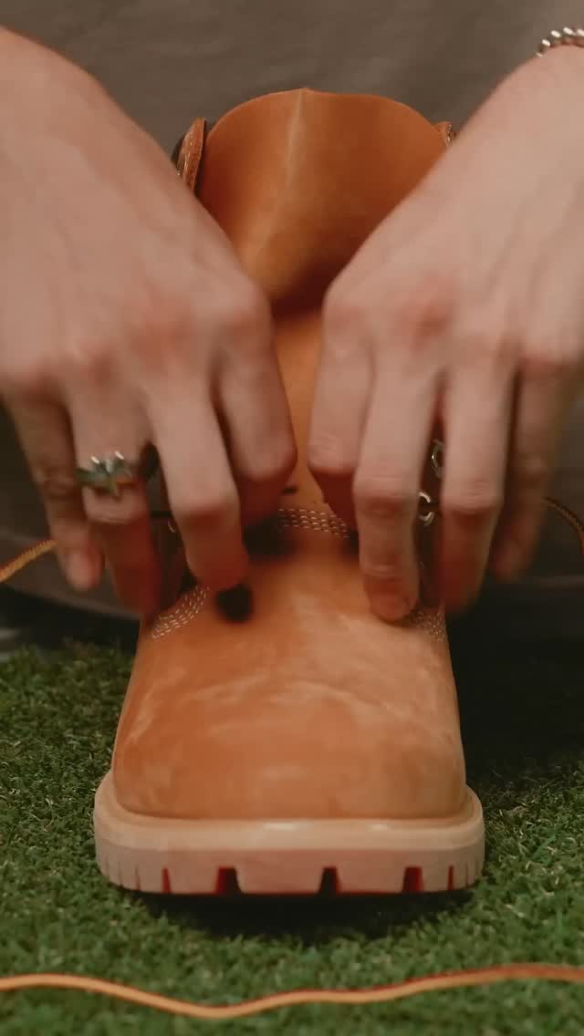 שאלה פופולרית במיוחד: איך לקשור את מגפי הטימברלנד?
ㅤ
#TimberlandIL #YellowBoots #LaceUp #BuiltForTheBold